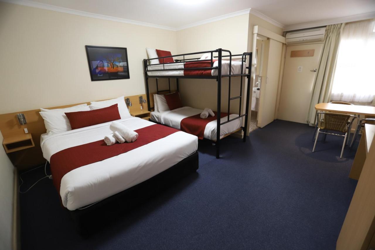 Townhouse Motel كورا المظهر الخارجي الصورة